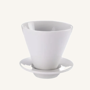 coador-de-cafe-com-base-p8155-foto-01-fundo-f8f5f0