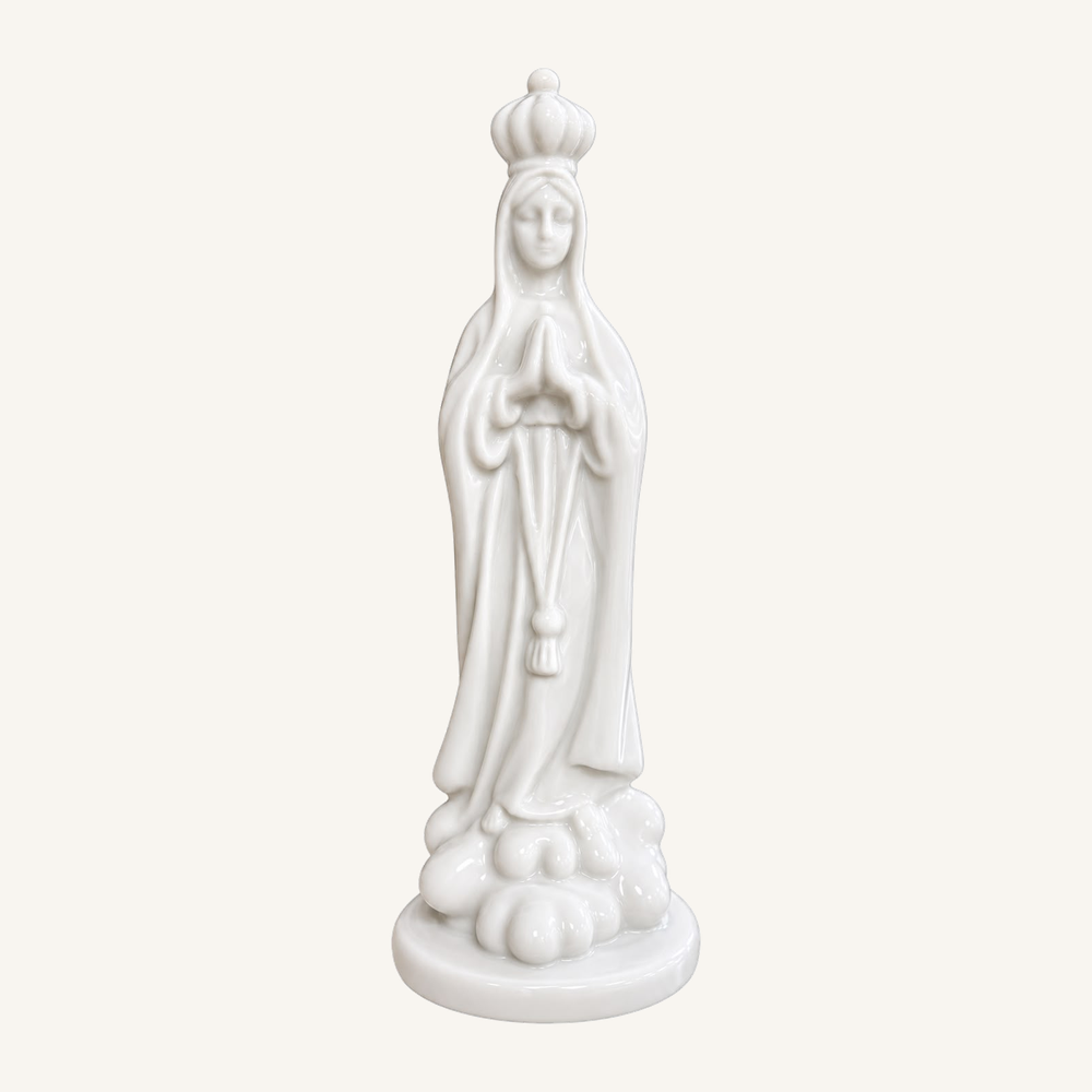 nossa-senhora-de-fatima-foto-01-fundo-f8f5f0