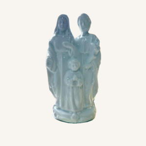 sagrada-familia-porcelana-p6848-foto-01-fundo-f8f5f0