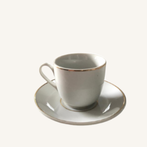 xicara-cafe-com-pires-coup-filete-em-ouro-p713-foto-01-fundo-f8f5f0